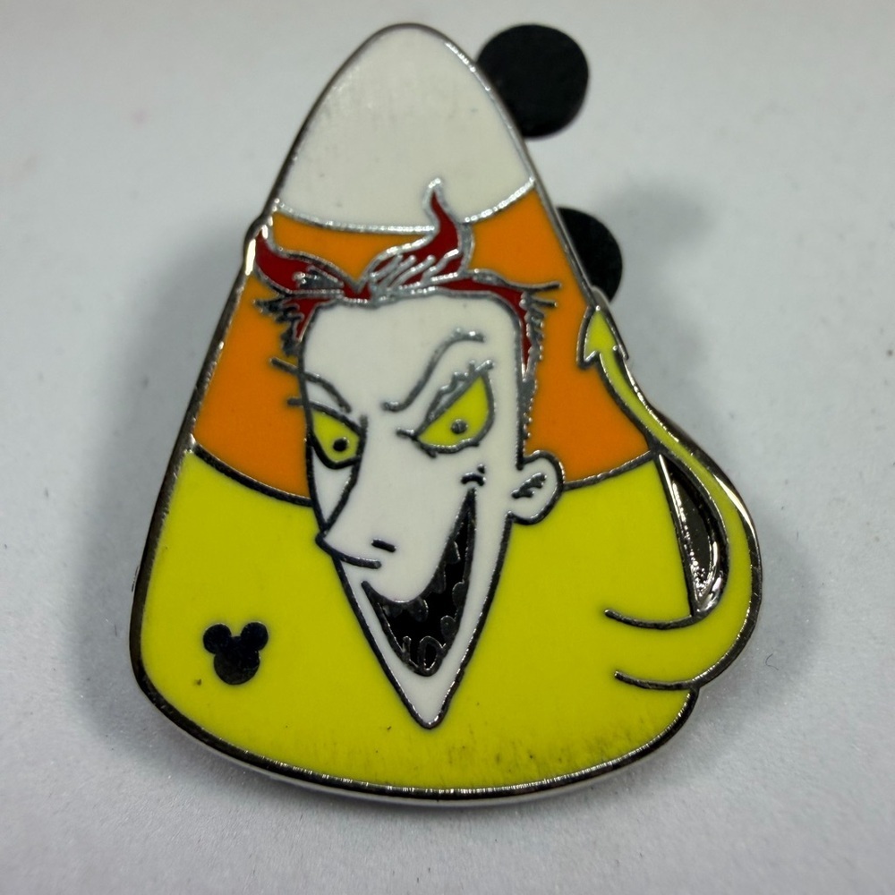 💜3/$15💜 DISNEY TRADING PIN Villain Candy Corn Enamel Pin - Picture 2 of 3